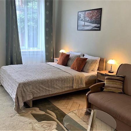 Glorious Apartment Near The Old City Liov Exterior foto