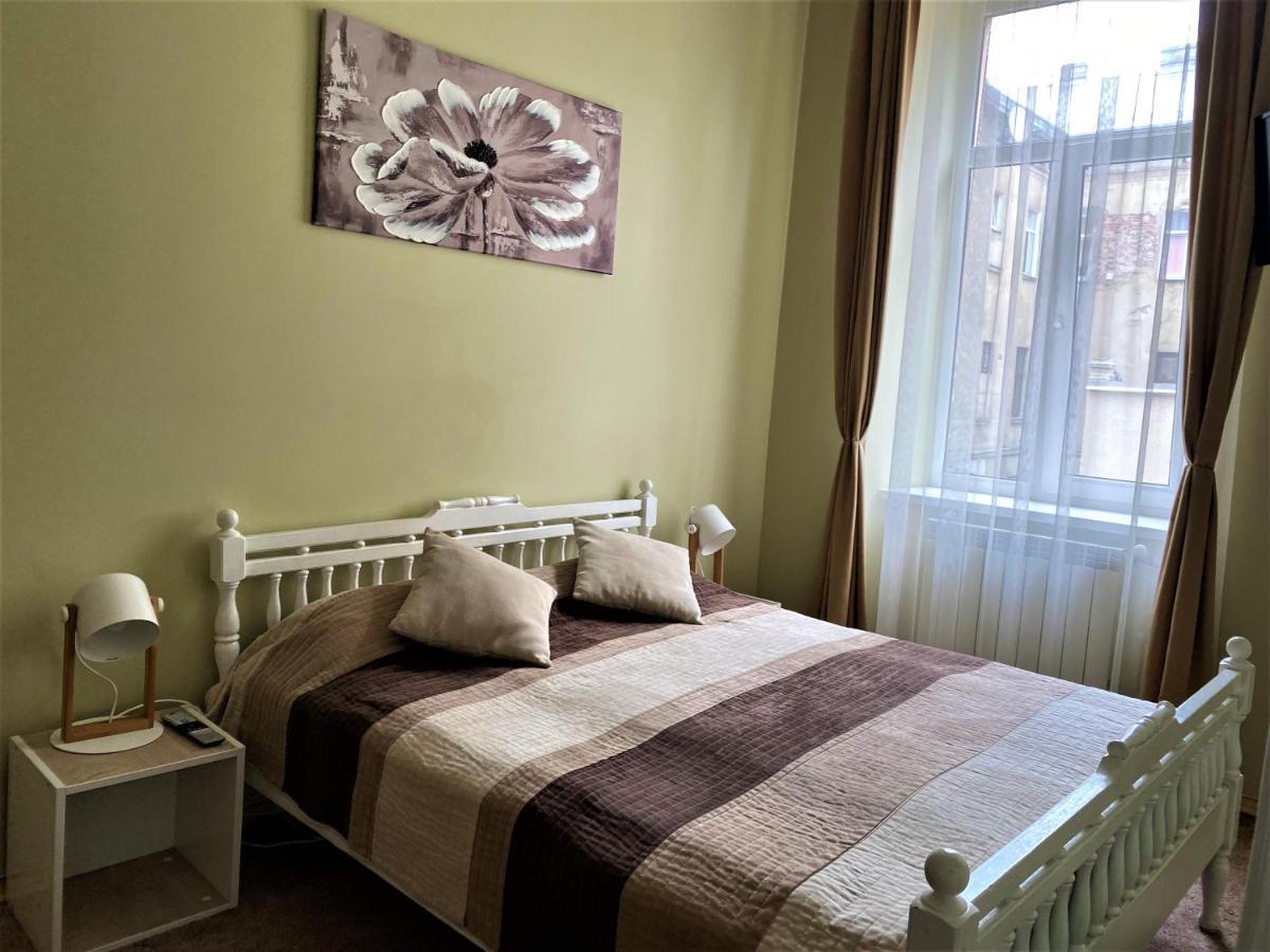Glorious Apartment Near The Old City Liov Exterior foto