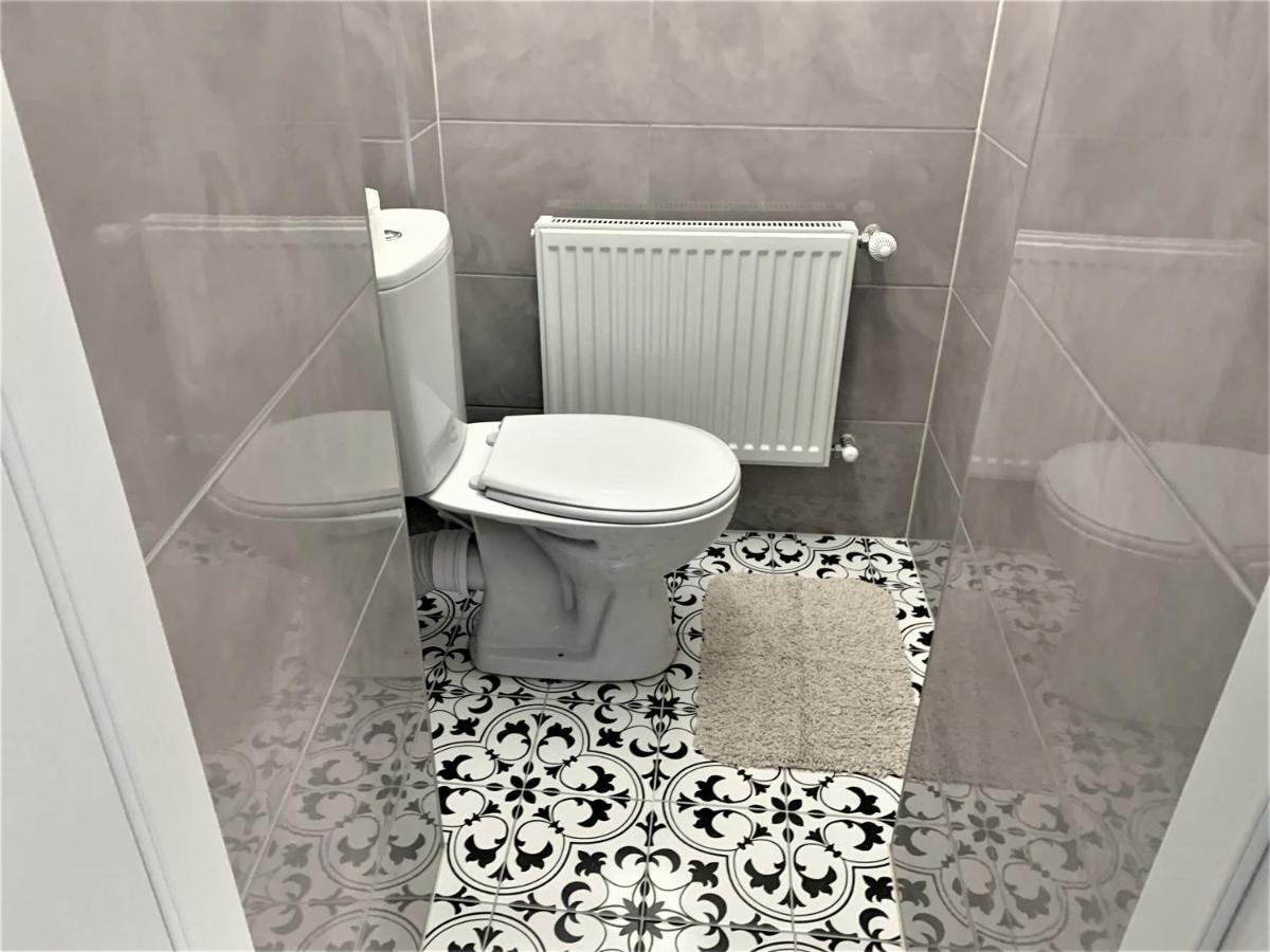 Glorious Apartment Near The Old City Liov Exterior foto
