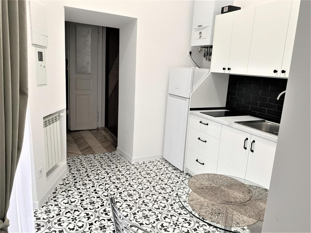 Glorious Apartment Near The Old City Liov Exterior foto