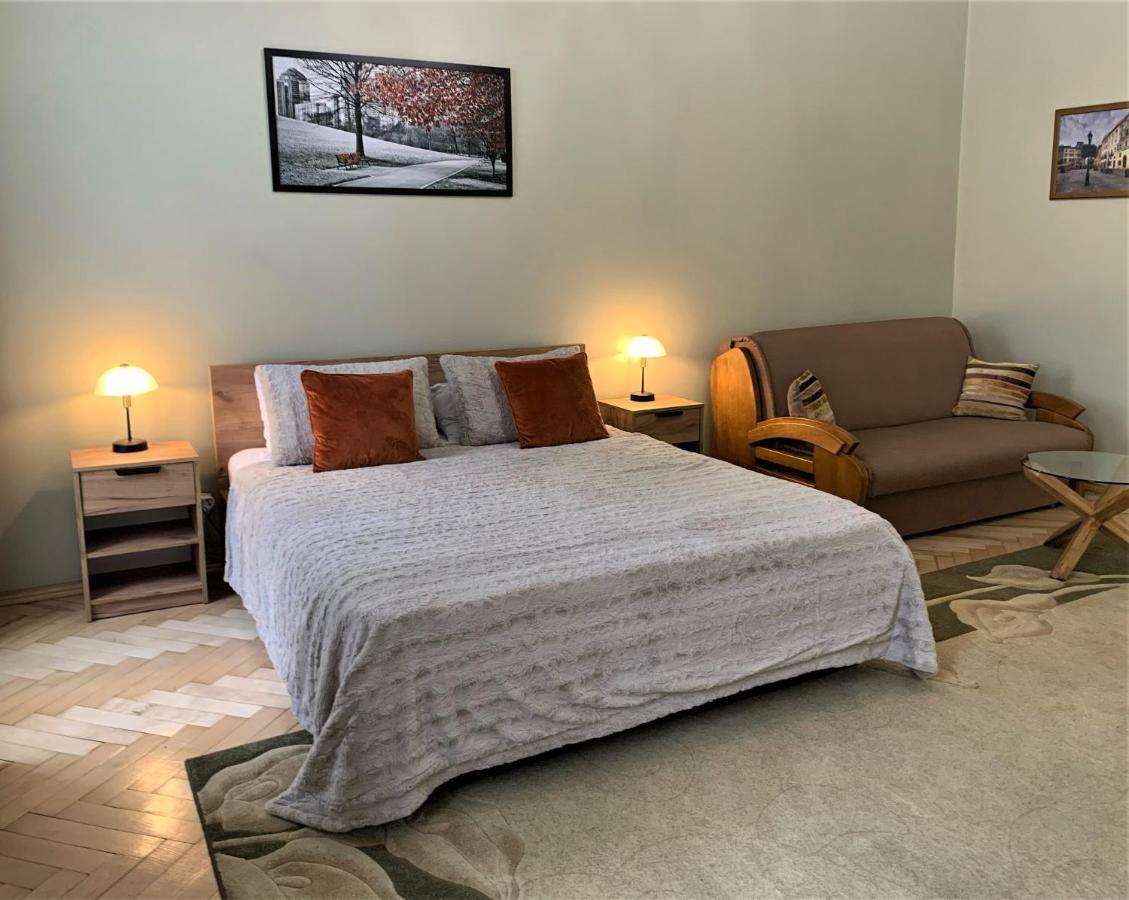 Glorious Apartment Near The Old City Liov Exterior foto