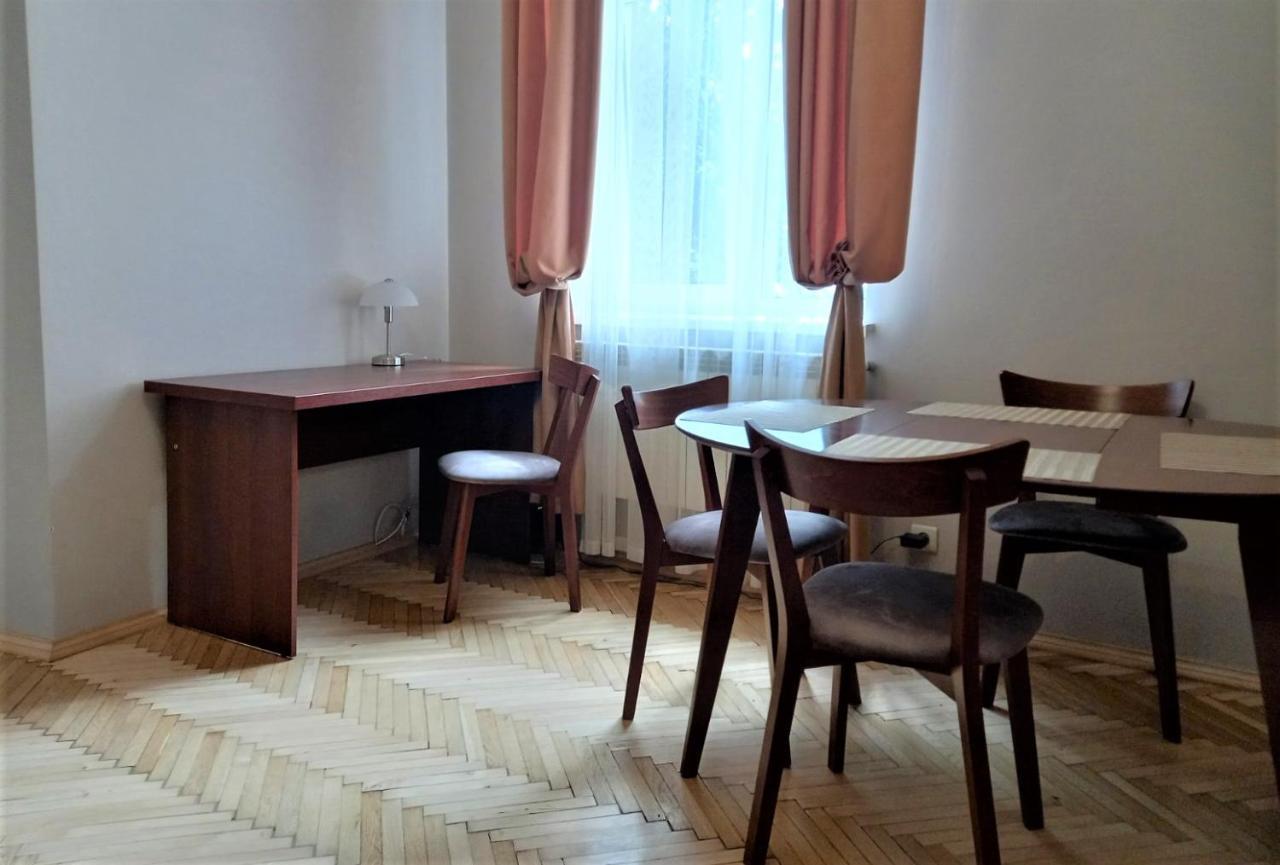 Glorious Apartment Near The Old City Liov Exterior foto